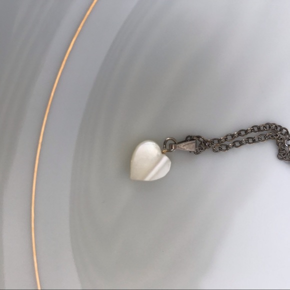 Tiny Shiny Pearly Heart shaped necklace. - Picture 5 of 10